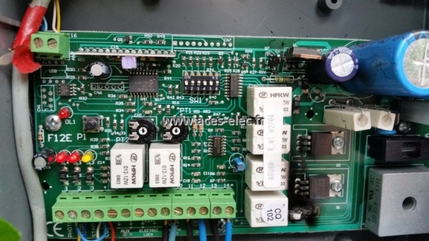 Réparation carte électronique de moteur de portail automatique et SAV de portail électromécanique à un vantail ou deux vantaux