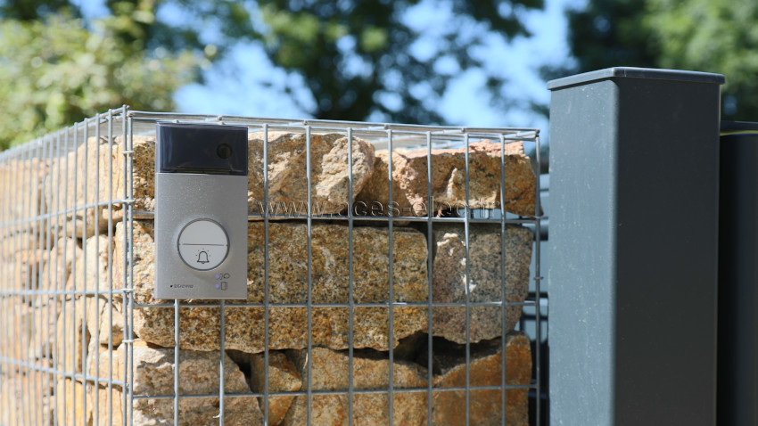 visiophone, vidéophone ou interphone vidéo avec bouton d'appel pour un ou plusieurs postes intérieurs