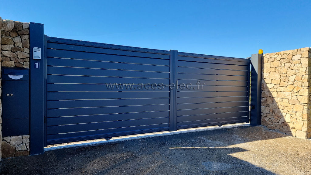 Devis Portails coulissants alu sur rail autoportant ou battants