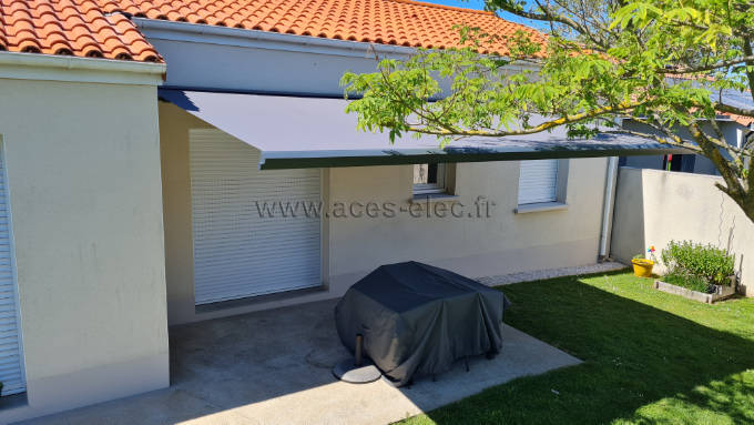 Revendeur de Store banne électrique Eurocom store & Marquise pour se protéger du soleil