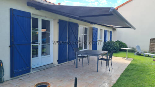 Store banne cassette gris 7016 à saint Léger sous Cholet